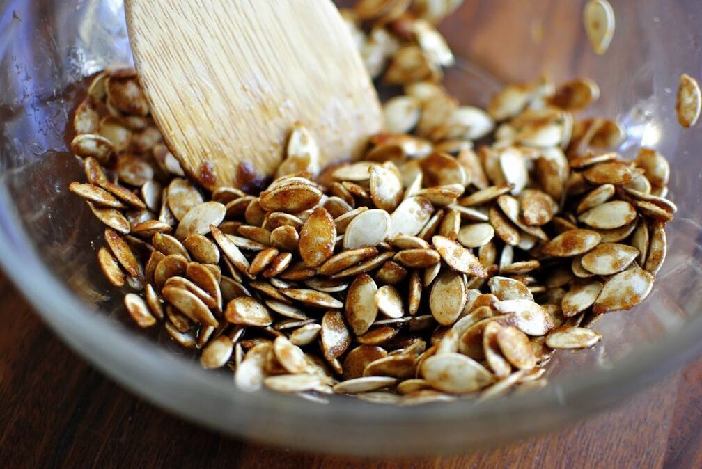To prevent male diseases, pumpkin seeds can be consumed daily